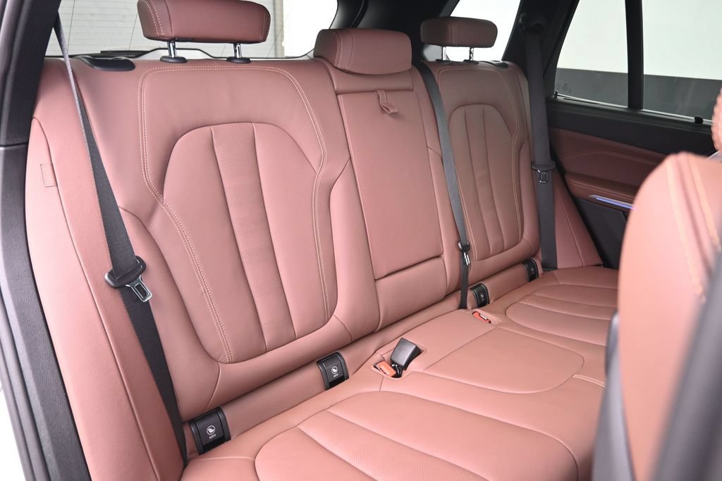 Used 2022 BMW X5 sDrive40i w/ Premium Package RWD image 26