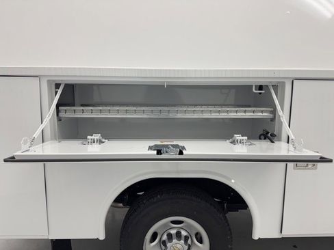 New 2025 Chevrolet Express 3500 w/ Power Convenience Package image 31