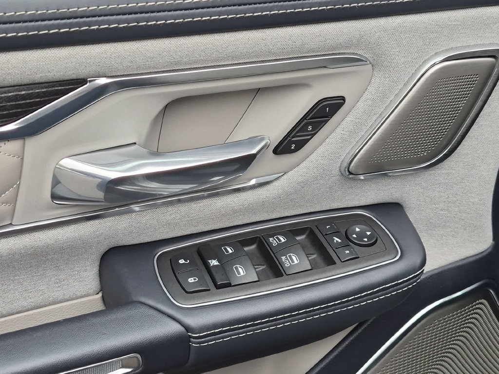 Used 2023 RAM 1500 Limited AWD/4WD image 10