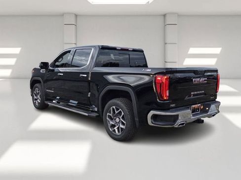 Used 2026 GMC Sierra 1500 SLT w/ SLT Premium Plus Package AWD/4WD image 3
