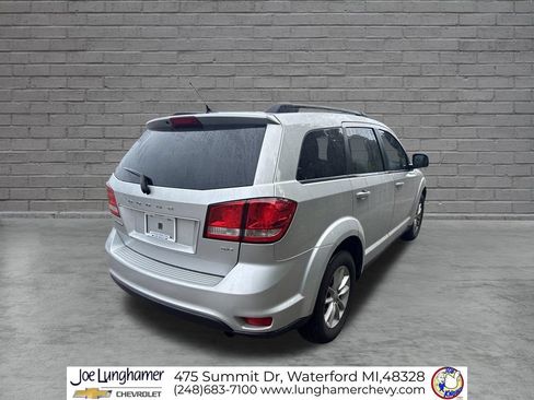 Used 2013 Dodge Journey SXT FWD image 3