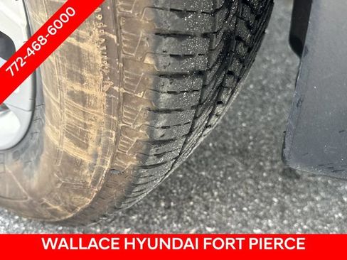 Used 2020 Chevrolet Traverse LT FWD image 12