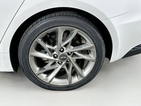 Used 2022 Genesis G70 2.0T image 11