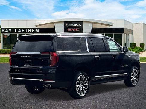 New 2026 GMC Yukon XL Denali w/ Denali Reserve Package image 5