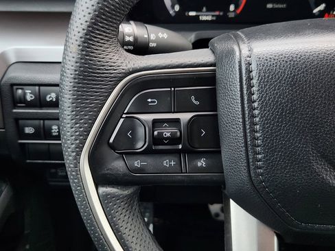Used 2025 Toyota Tacoma TRD Sport AWD/4WD image 18