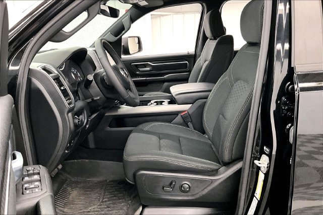 Used 2025 RAM 1500 Big Horn AWD/4WD image 22