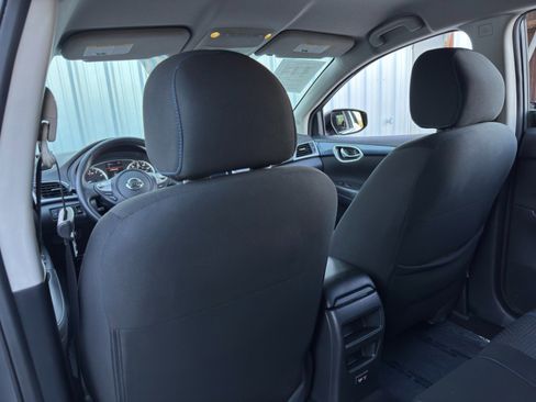 Used 2019 Nissan Sentra SR w/ Exterior Package image 27