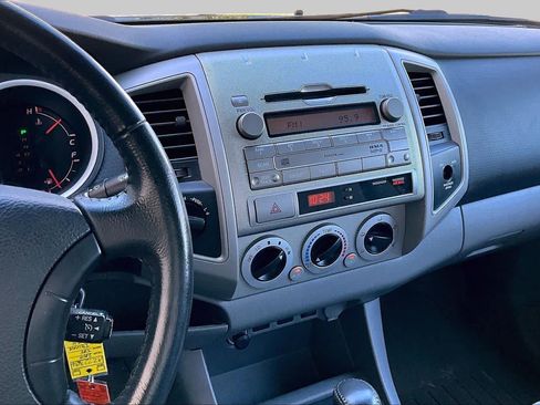 Used 2010 Toyota Tacoma 4x4 Access Cab V6 image 6