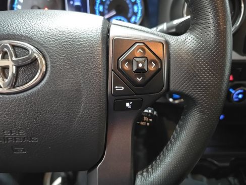 Used 2017 Toyota Tacoma TRD Off-Road w/ Tow Package AWD/4WD image 20
