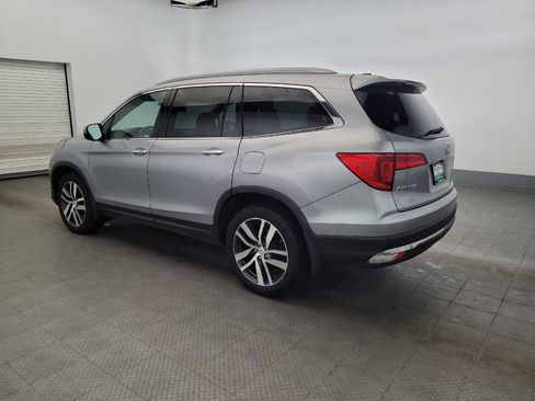 Used 2018 Honda Pilot Touring image 3