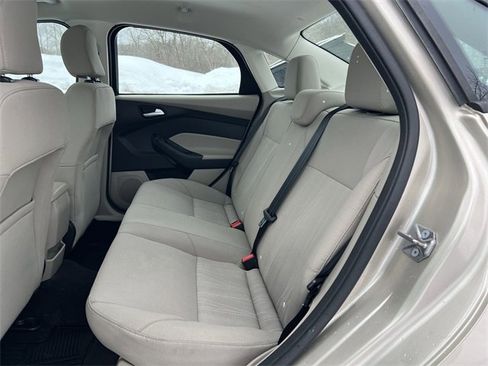Used 2017 Ford Focus SE w/ Cold Weather Package image 17