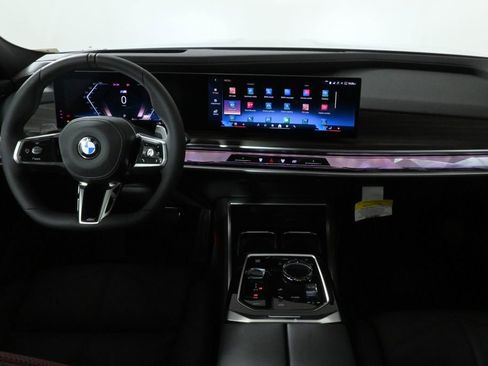 New 2025 BMW 740i xDrive image 17