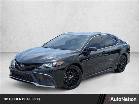 Used 2023 Toyota Camry XSE FWD image 1