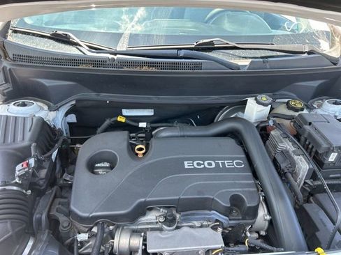 Used 2019 Chevrolet Equinox LS FWD image 31