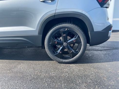 New 2025 Volkswagen Taos SEL AWD/4WD image 21