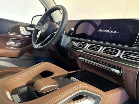 Certified 2025 Mercedes-Benz GLE 450 4MATIC image 9