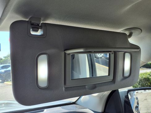 Used 2022 Chevrolet Colorado LT w/ Safety Package RWD image 12