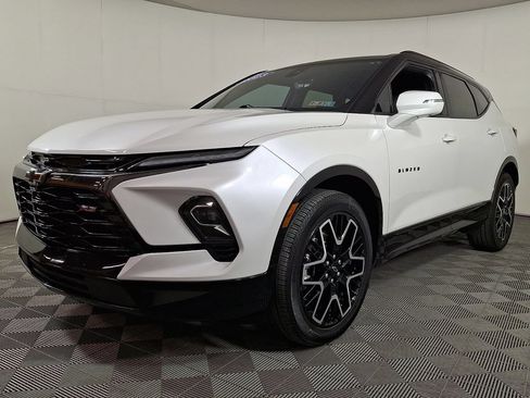 Used 2023 Chevrolet Blazer RS w/ Driver Confidence II Package FWD image 6