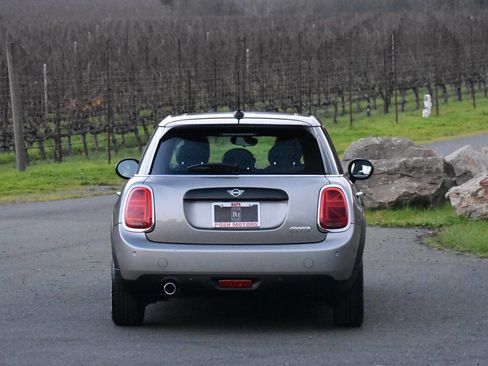 Used 2020 MINI Cooper 4-Door Hardtop image 11