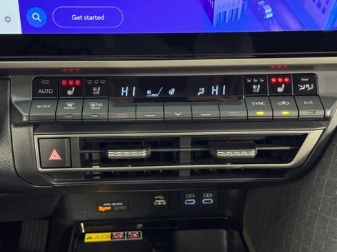 Used 2025 Toyota Camry XLE w/ Premium Plus Package image 28