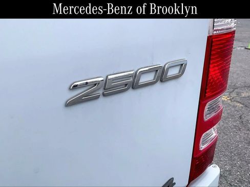 Used 2016 Mercedes-Benz Sprinter 2500 image 28