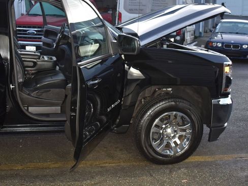 Used 2017 Chevrolet Silverado 1500 LT w/ All Star Edition image 24