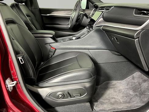 Used 2025 Jeep Grand Cherokee L Limited w/ Trailer Tow Package AWD/4WD image 28