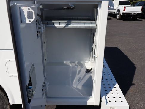 New 2025 Chevrolet Express 3500 w/ Power Convenience Package image 7