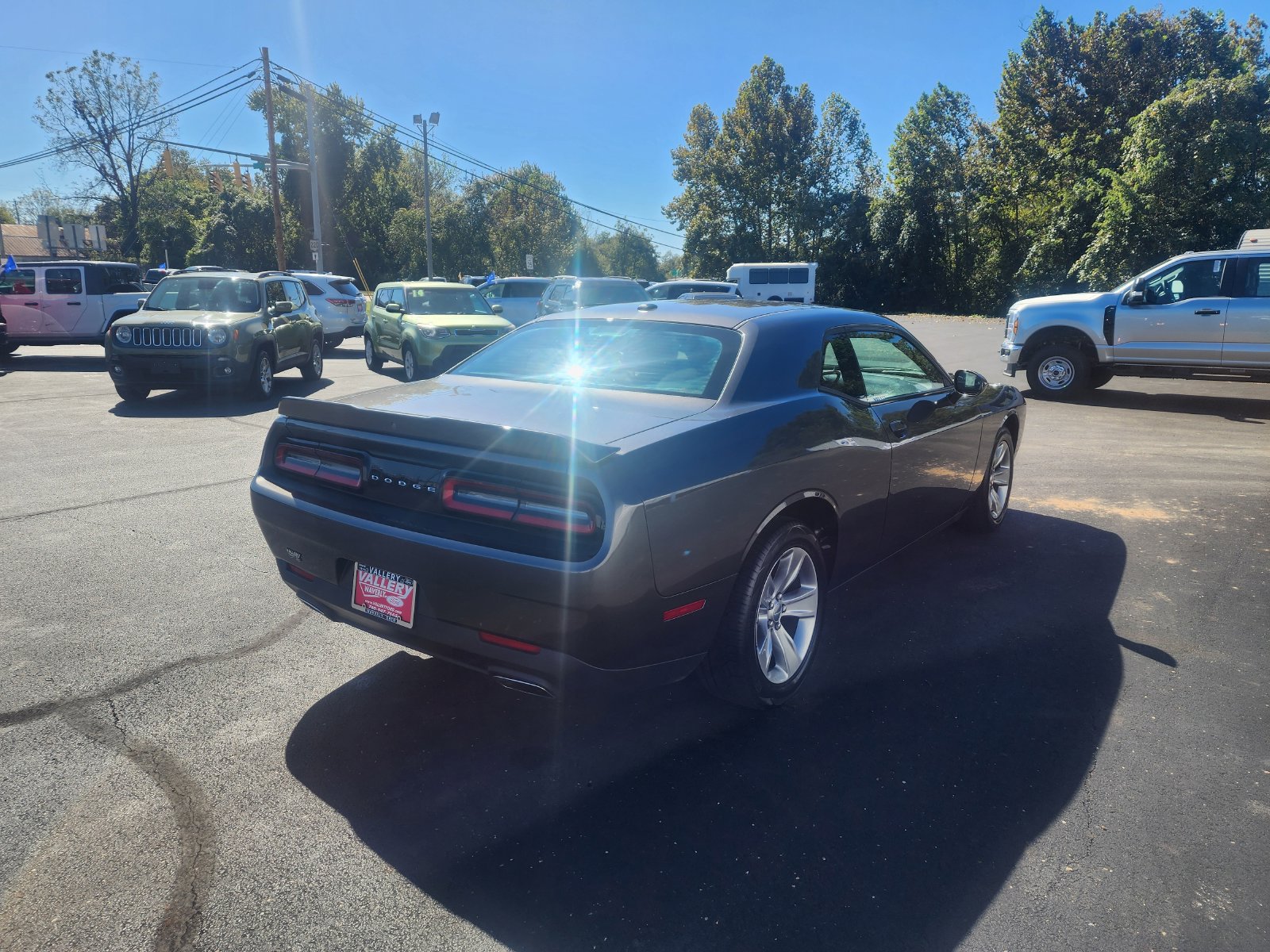 Used 2020 Dodge Challenger SXT RWD image 5