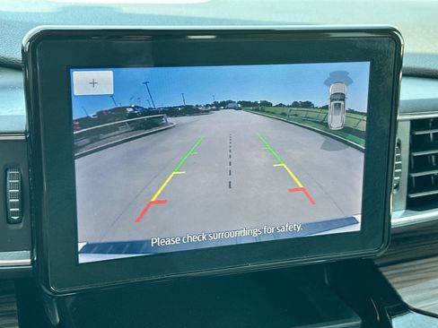 Used 2024 Ford Explorer Limited image 14