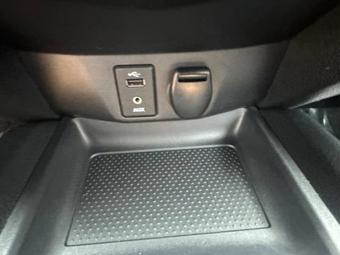 Used 2015 Nissan Rogue SV AWD/4WD image 24