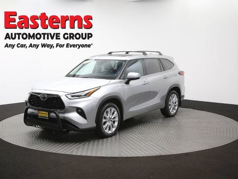 Used 2021 Toyota Highlander Limited AWD/4WD image 60