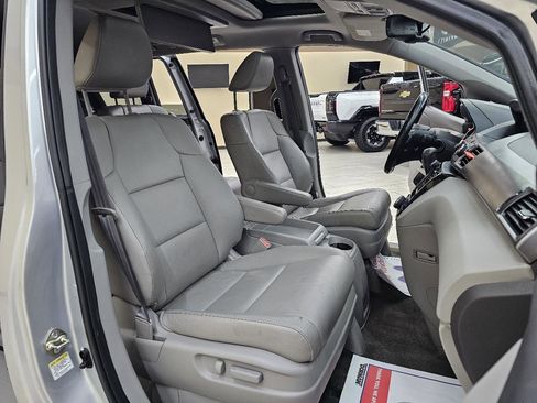 Used 2015 Honda Odyssey Touring image 19