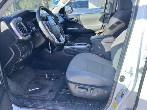 Used 2022 Toyota Tacoma SR5 image 7