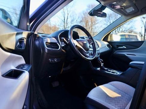 Certified 2022 Chevrolet Equinox LT w/ Driver Convenience Package image 17