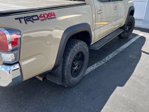 Used 2020 Toyota Tacoma TRD Off-Road AWD/4WD image 5
