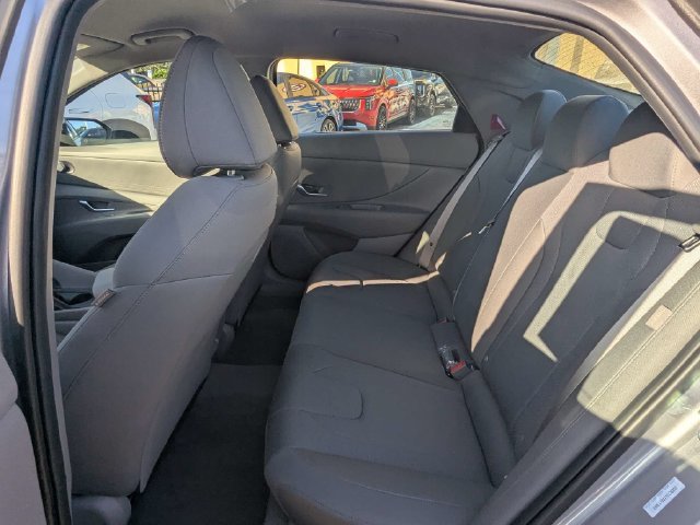 Used 2026 Hyundai Elantra SE FWD image 14