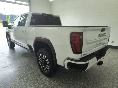 Used 2025 GMC Sierra 2500 Denali Ultimate AWD/4WD image 3