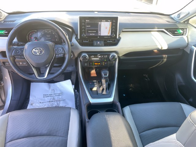Used 2019 Toyota RAV4 Limited w/ Cold Weather Package FWD image 13