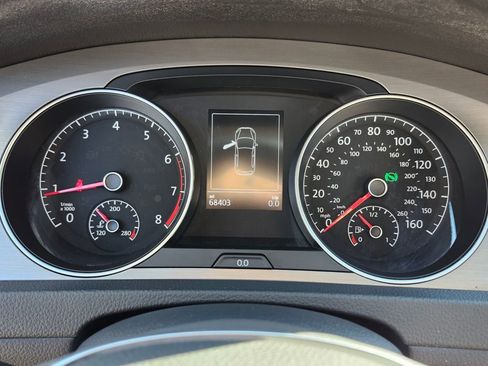 Used 2016 Volkswagen Golf S image 25