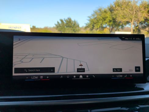 Certified 2025 BMW X7 xDrive40i w/ M Sport Package image 16