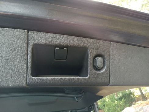 Used 2019 Cadillac Escalade Platinum image 27