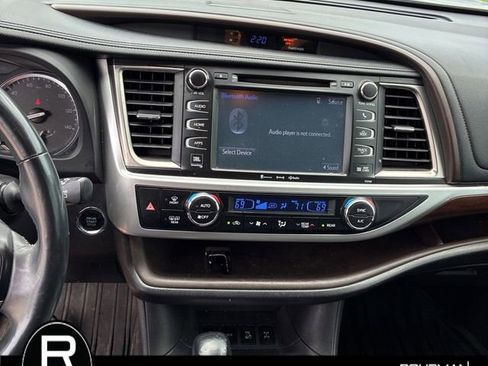 Used 2016 Toyota Highlander Limited Platinum AWD/4WD image 11