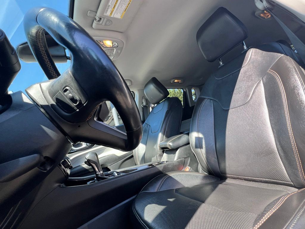 Used 2022 Jeep Compass Limited w/ Elite Group AWD/4WD image 16