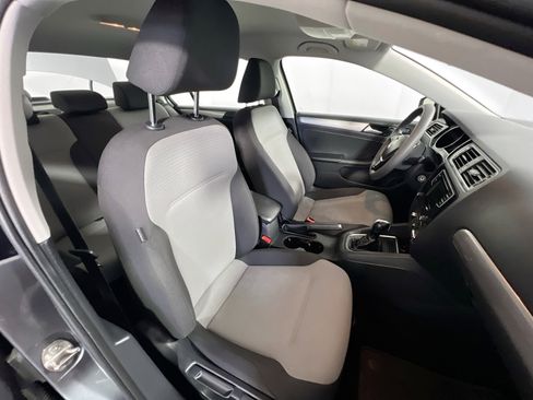 Used 2018 Volkswagen Jetta S w/ Cold Weather Package image 30