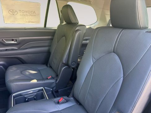 New 2026 Toyota Grand Highlander AWD Hybrid image 13