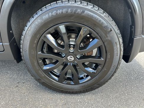 Used 2020 Nissan Rogue S AWD/4WD image 13