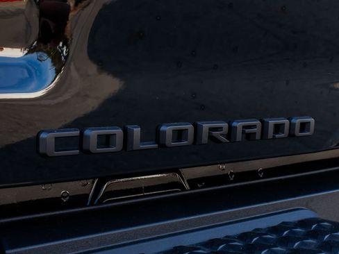 Used 2025 Chevrolet Colorado ZR2 image 13