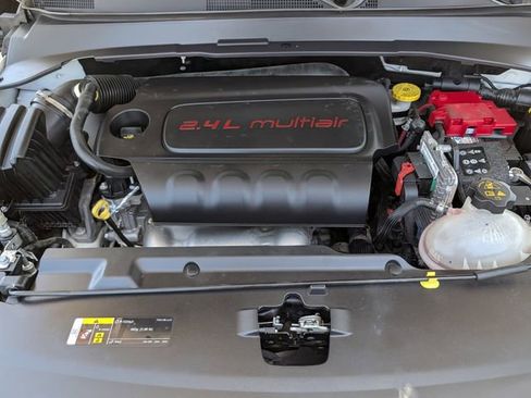 Used 2022 Toyota Corolla SE FWD image 33