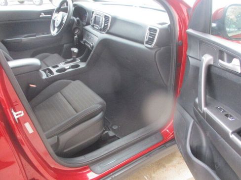 Used 2018 Kia Sportage LX image 18